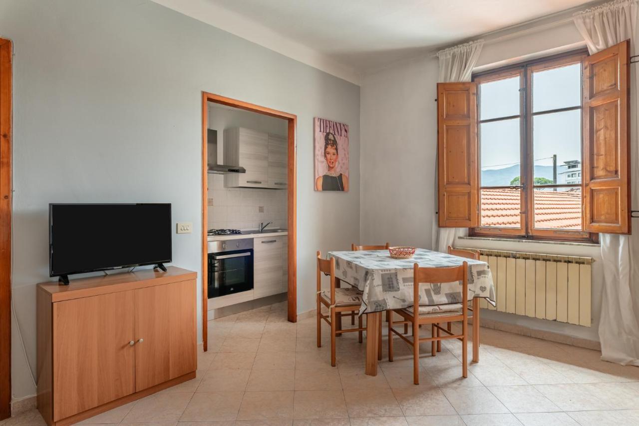Apartments Volpino - Affitti Brevi Italia Лука Екстериор снимка